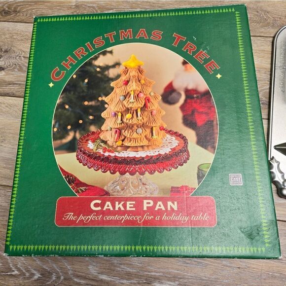 Nordic Ware Christmas Tree 3D Cast Aluminum Baking Pan new in box - Picture 5 of 11